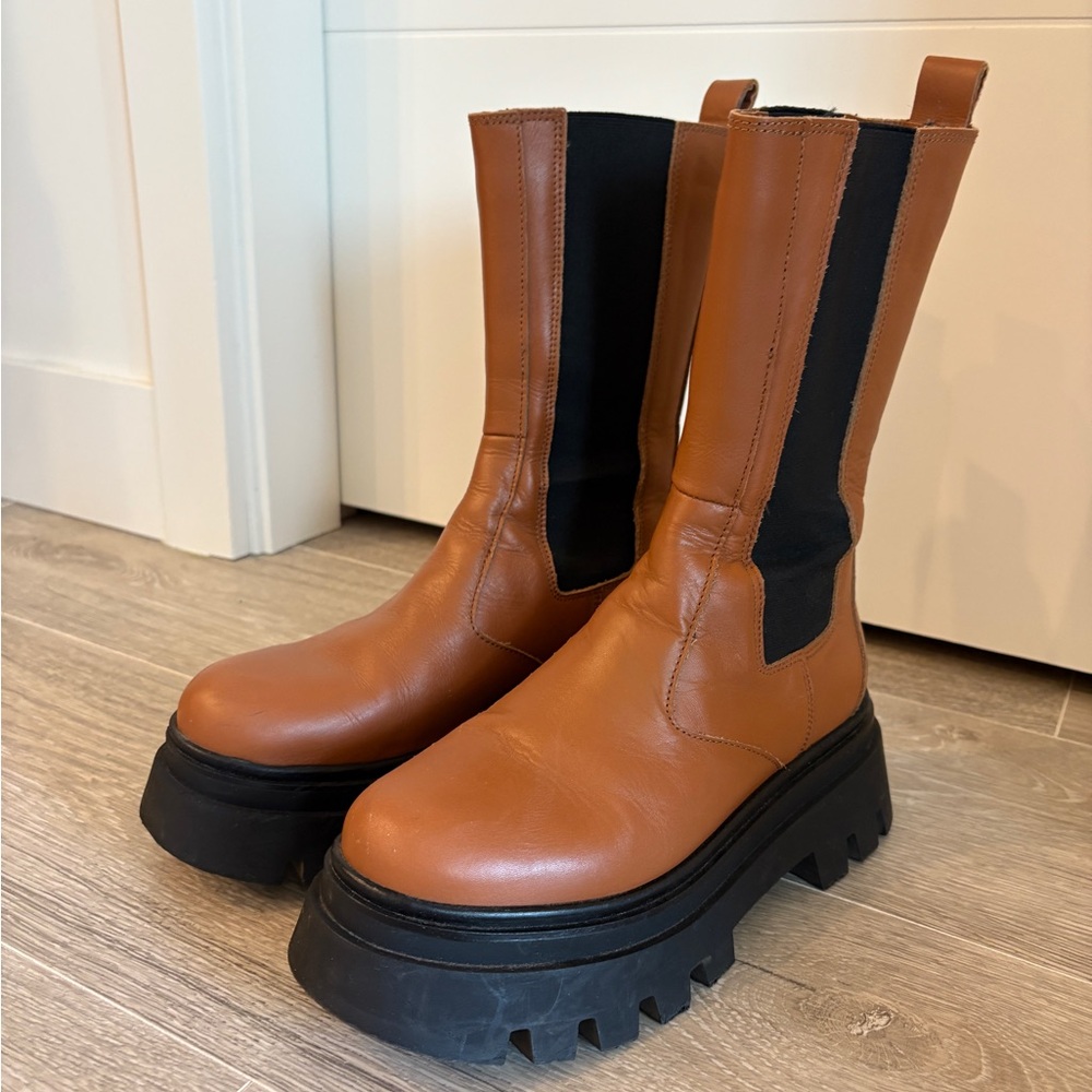 ALOHAS Tan and Black Platform Ankle Boots